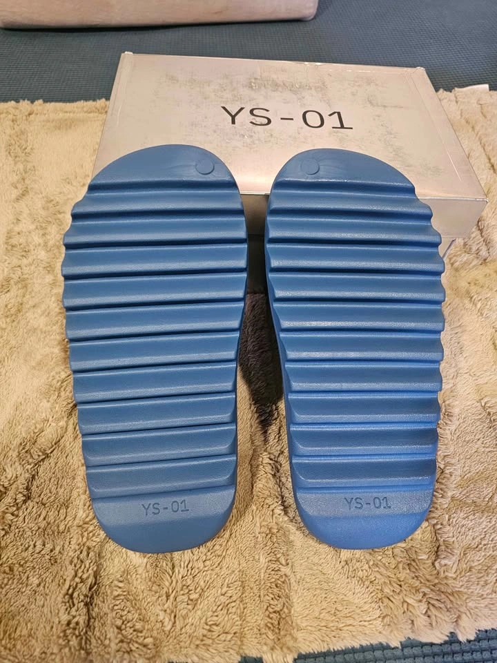 Brand New Yeezy Slides in Azure Blue, Size 9 men / 10 Women - photo 5
