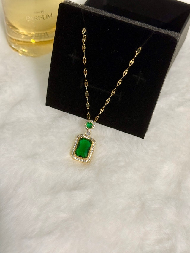 Emerald Cut Green Stone Pendant Necklace - photo 3