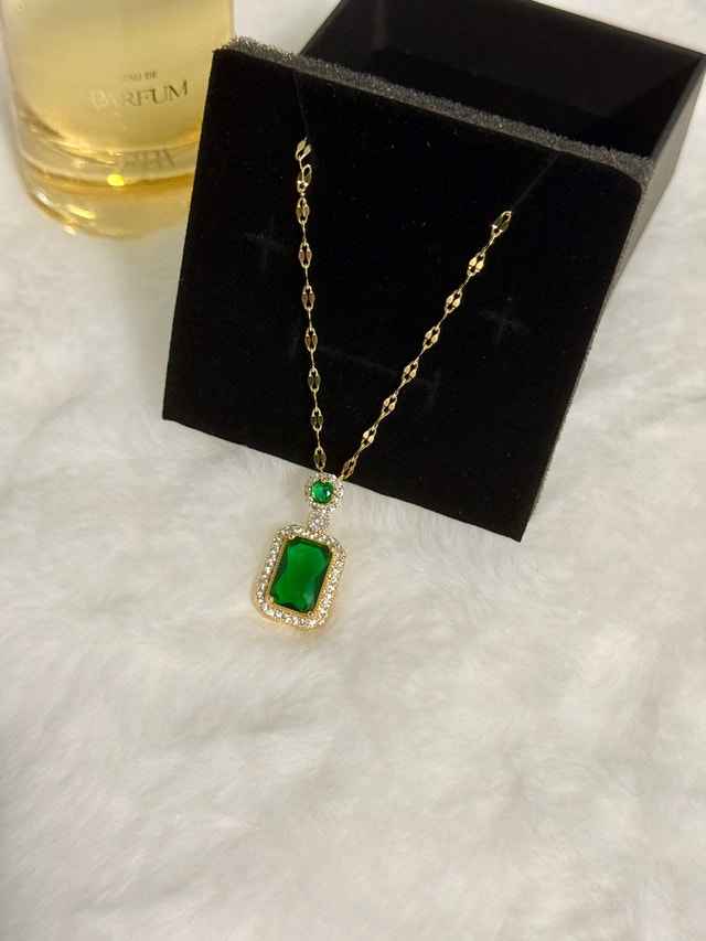 Emerald Cut Green Stone Pendant Necklace - photo 4