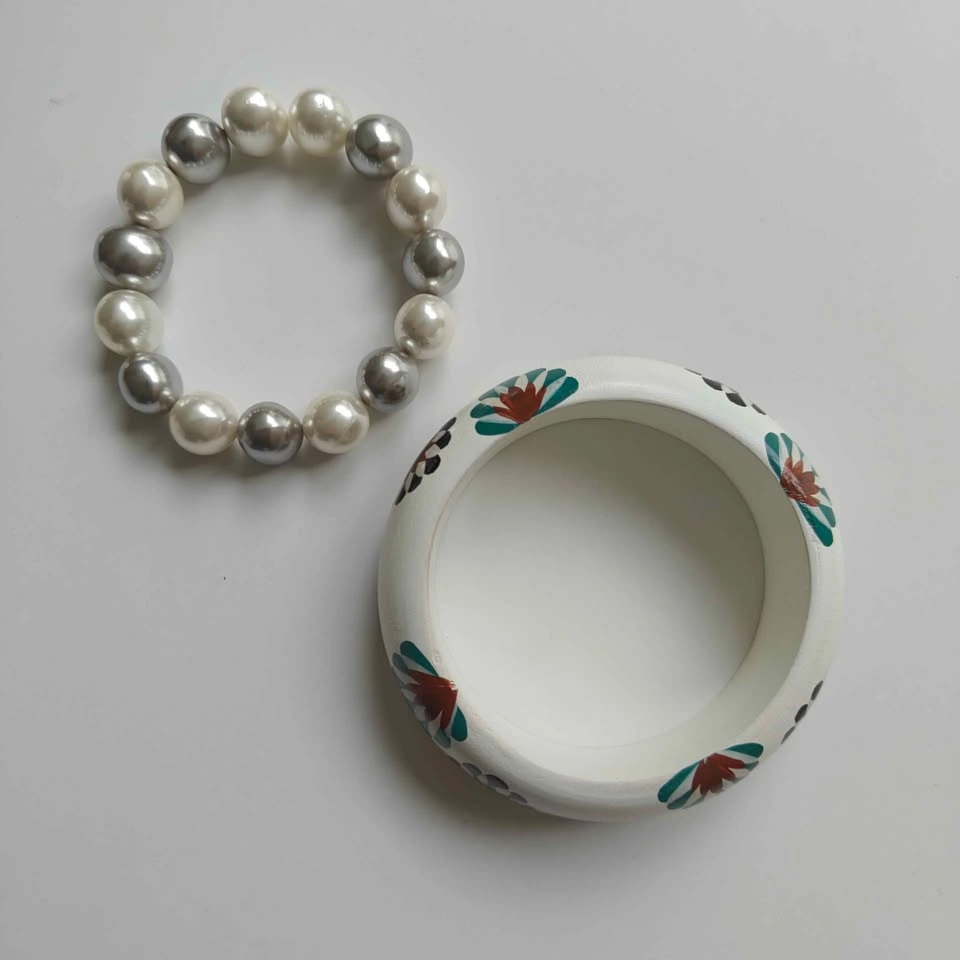 Floral Wooden Bangle and Faux Pearl Bracelet Set - photo 3