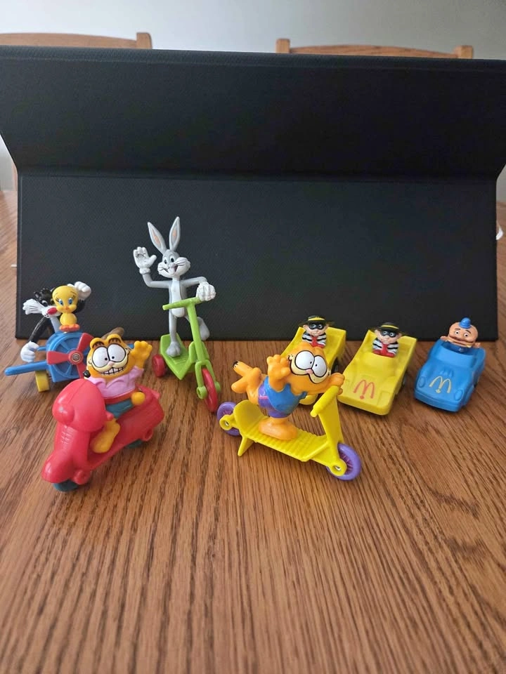 Vintage McDonald's Happy Meal Toy Lot - Garfield, Looney Tunes,