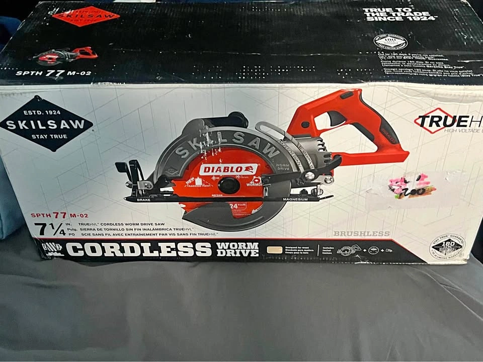 SKILSAW TRUEHVL™ 7-1/4" Cordless Worm Drive Circular Saw