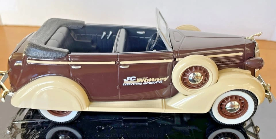 1994 Liberty Classics 1936 Dodge Convertible Sedan Coin Bank - photo 3