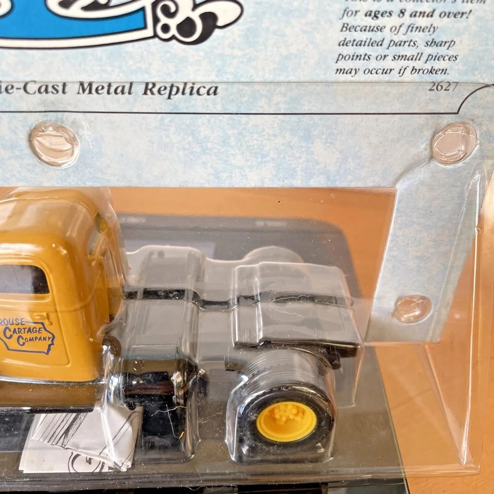 1988 ERTL Vintage 1947 International K-12 Semi Cab 1:43 NIB - photo 4