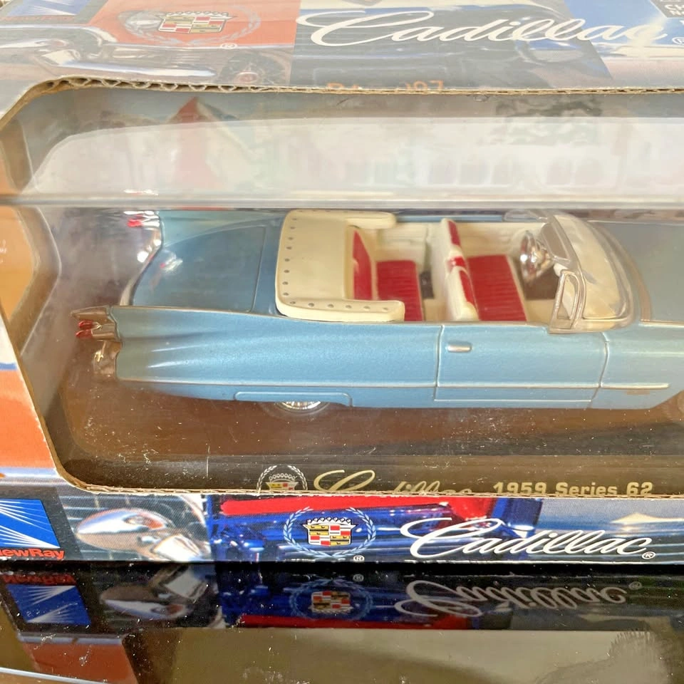 2004 New Ray City Cruiser 1959 Cadillac Series 62 1:43 NIB - photo 3