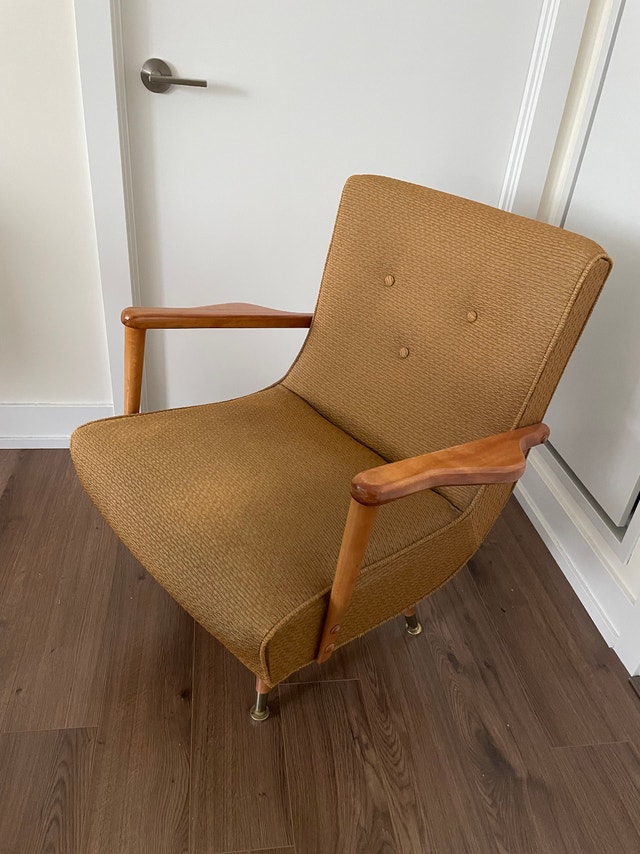 Mid Century Modern Swivel Chair