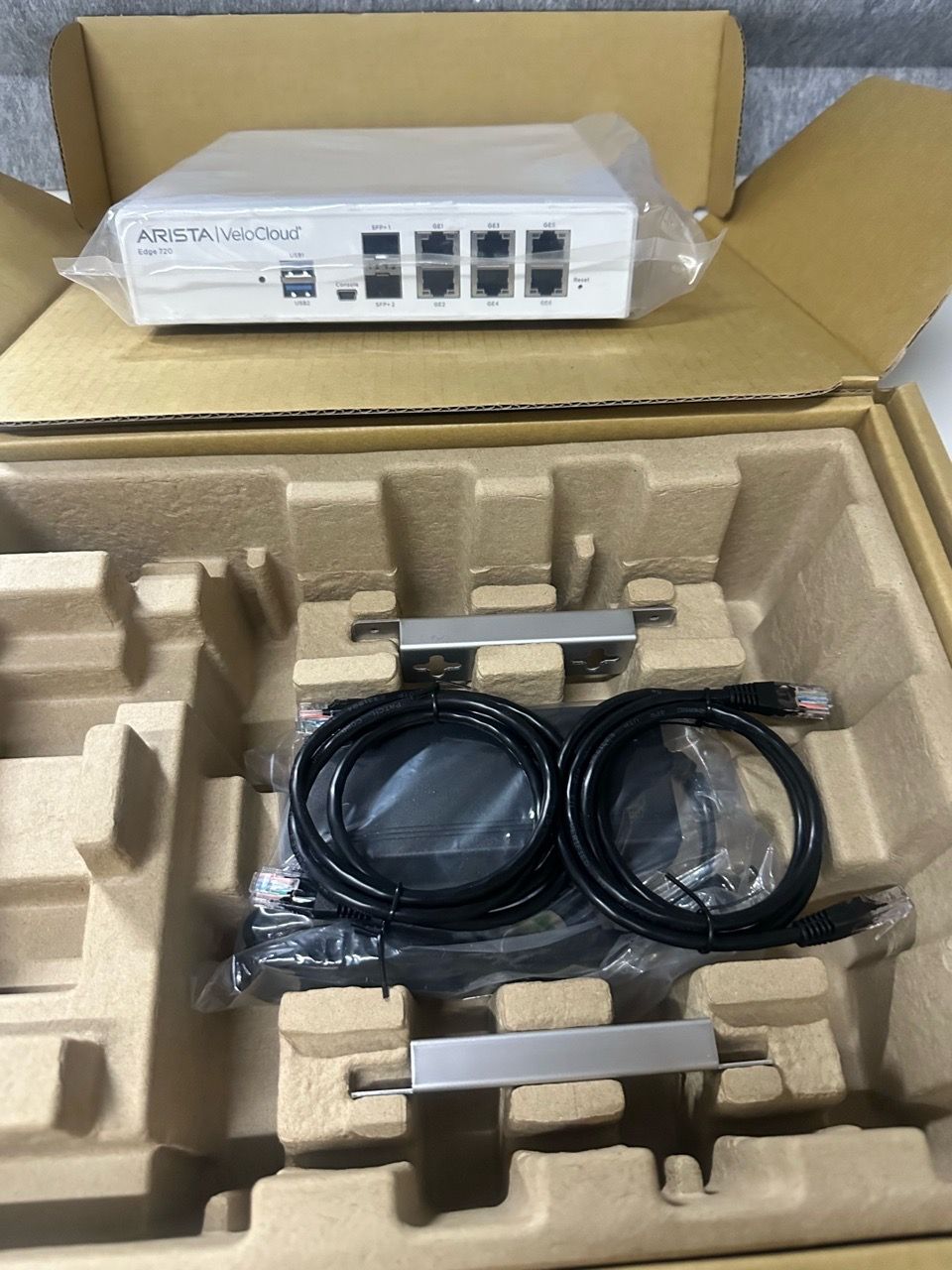 Arista VeloCloud Edge 720 SD-WAN Appliance - photo 2