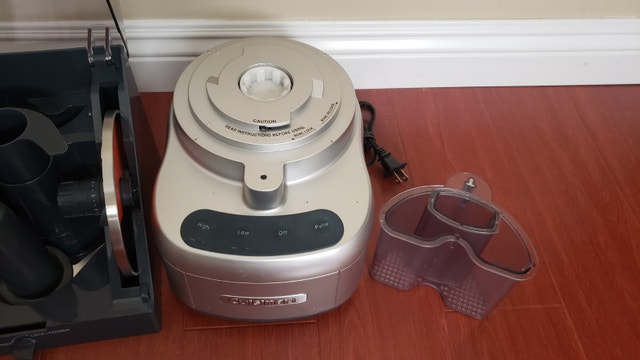 Cuisinart FP-11 Food Processor – Broken Bowl – $45 OBO - photo 3