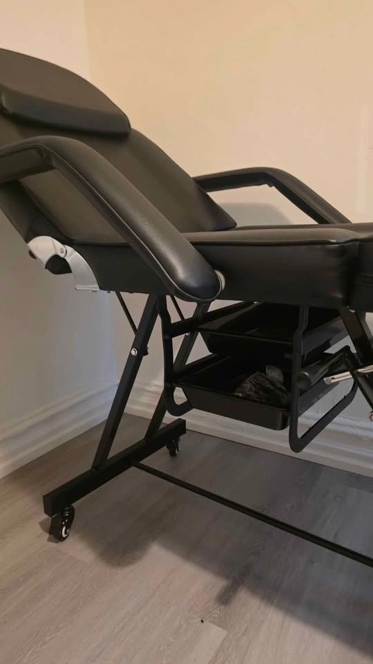 Tattoo/massage bed - photo 2