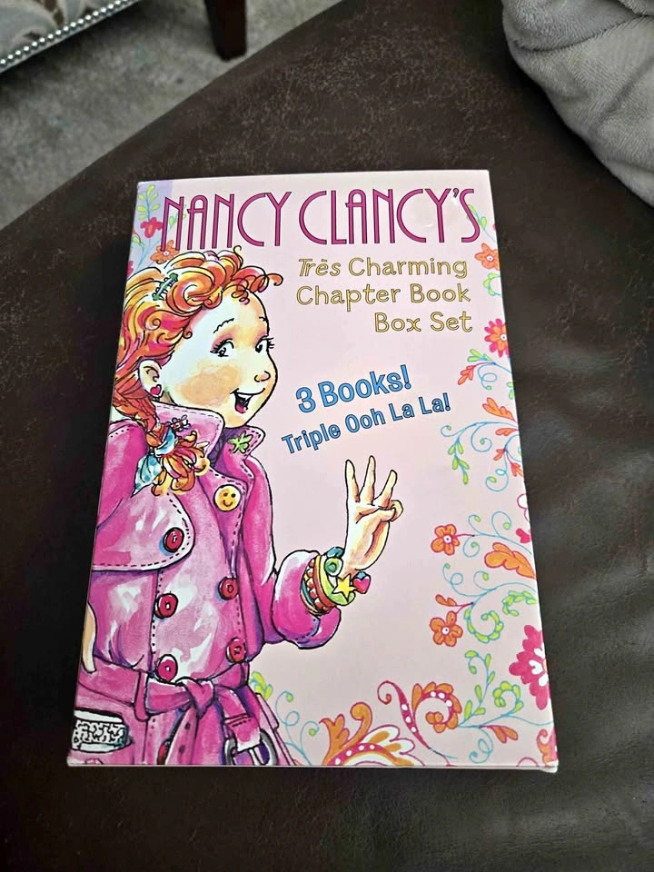 Book Set - Nancy Clancy's - Ages 6 to 10