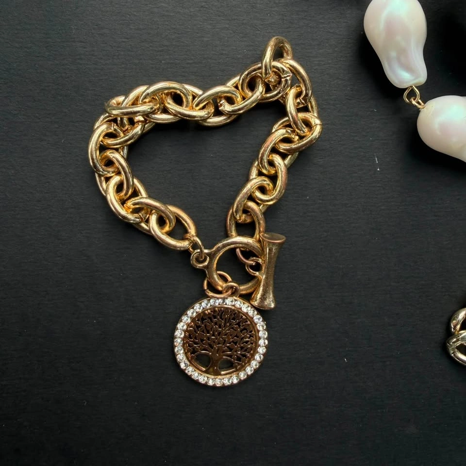 10-Piece Statement Gold-Tone Jewelry Lot - photo 2