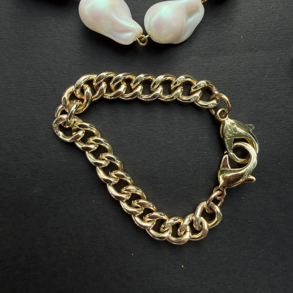 10-Piece Statement Gold-Tone Jewelry Lot - photo 5
