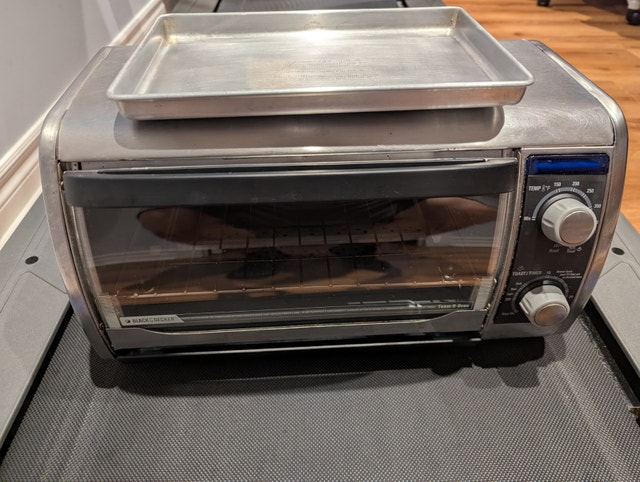 Black+Decker Natural Convection 4-Slice Toaster Oven