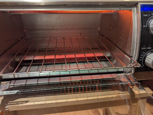 Black+Decker Natural Convection 4-Slice Toaster Oven - photo 4