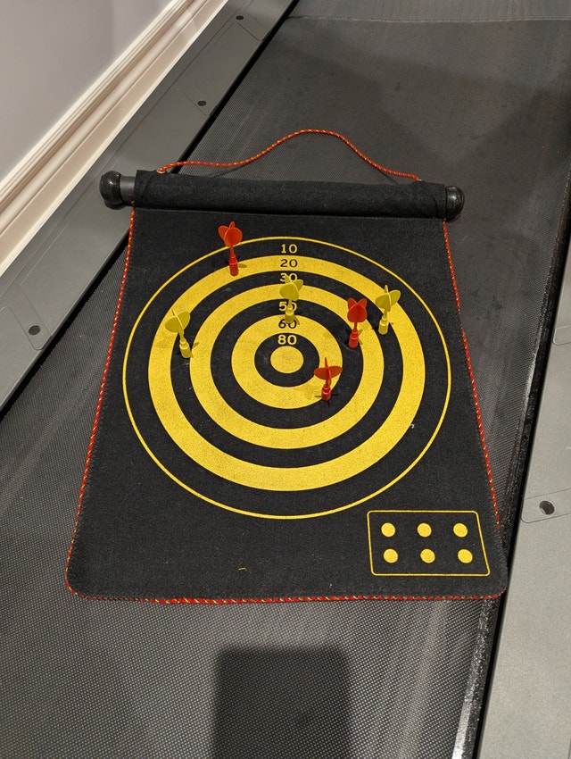 Excalibur Magnetic Dart Board (20$)