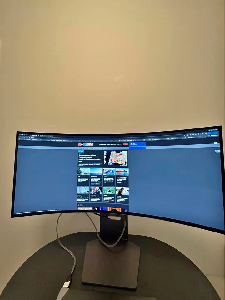34-inch OLED LG UltraGear Curved Monitor