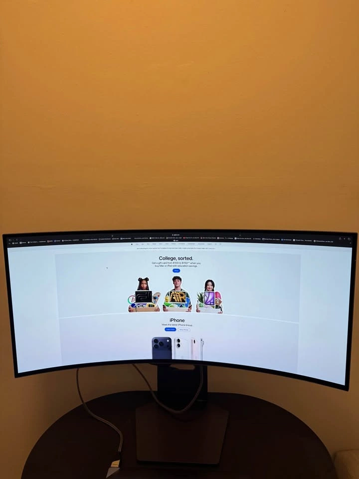34-inch OLED LG UltraGear Curved Monitor - photo 3