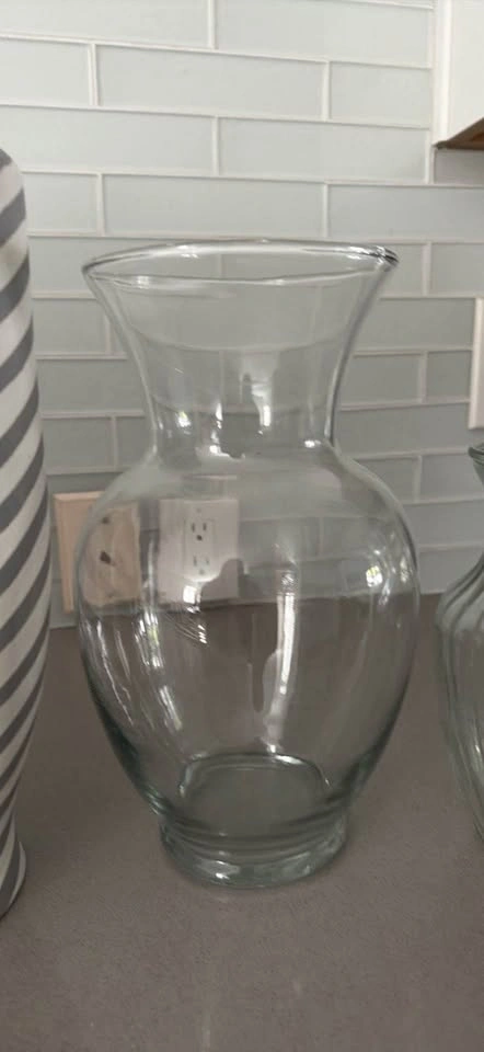 Variety of vases - photo 2