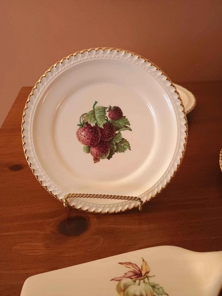 Vintage Harkerware 22k Strawberries Deluxe Hostess Set NOS - photo 4