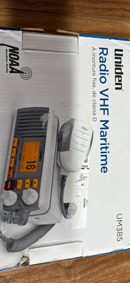 Uniden UM385 VHF Maritime Radio
