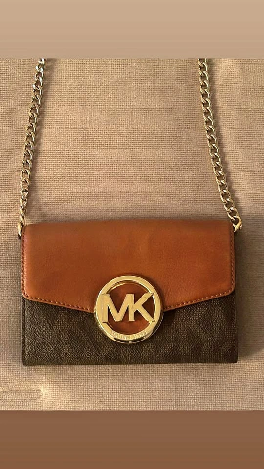 Michael Kors Hudson Phone Crossbody Bag