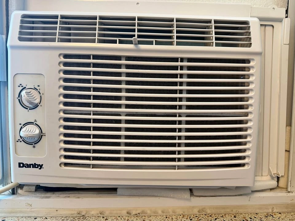 Danby DAC050MB1WDB 5,000 BTU Window Air Conditioner