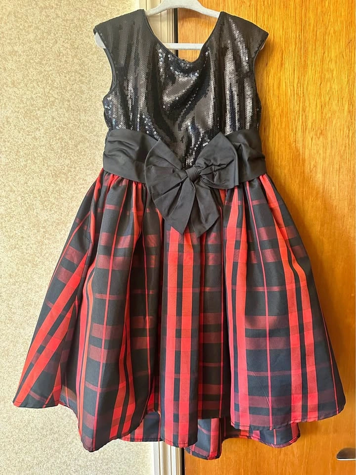 Pippa & Julie Girls Size 6X Sequin and Plaid Party Dress