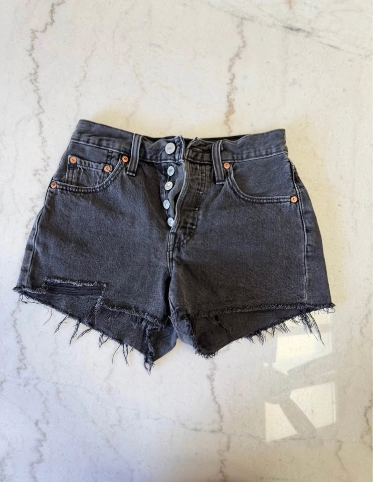Levi’s 501 Denim Shorts – W24 – Black/Dark Wash - photo 3