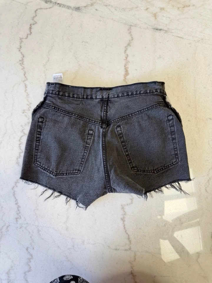 Levi’s 501 Denim Shorts – W24 – Black/Dark Wash - photo 5