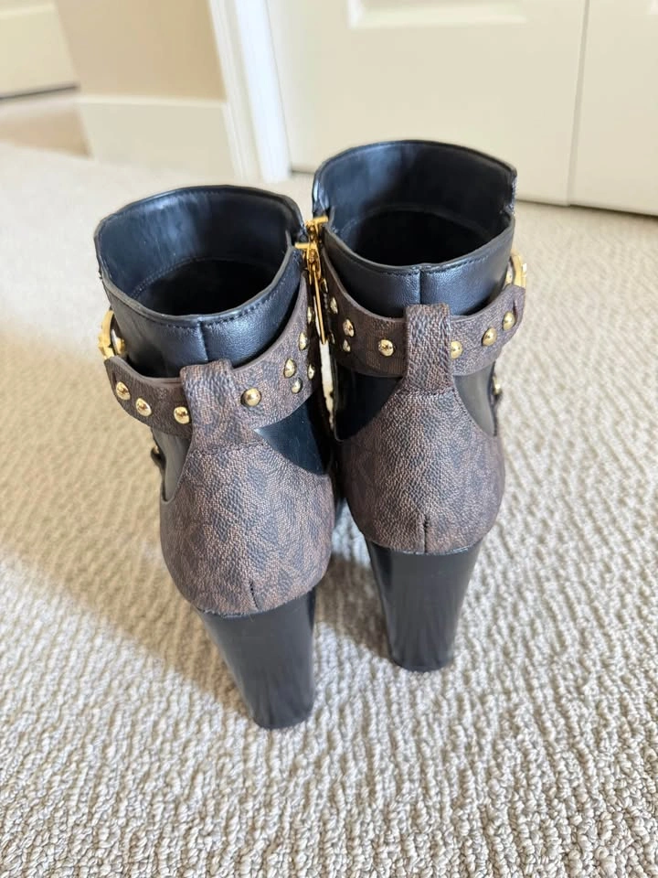 Michael Kors Kincaid Studded Logo Ankle Boots – Size 7M - photo 4