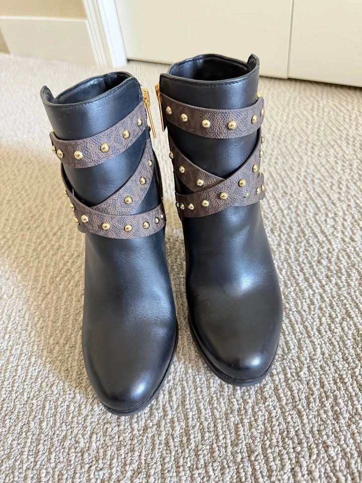 Michael Kors Kincaid Studded Logo Ankle Boots – Size 7M - photo 5