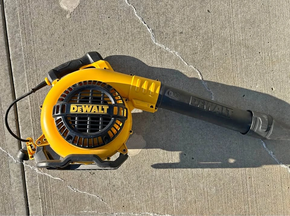 Dewalt 12Amp Corded Blower