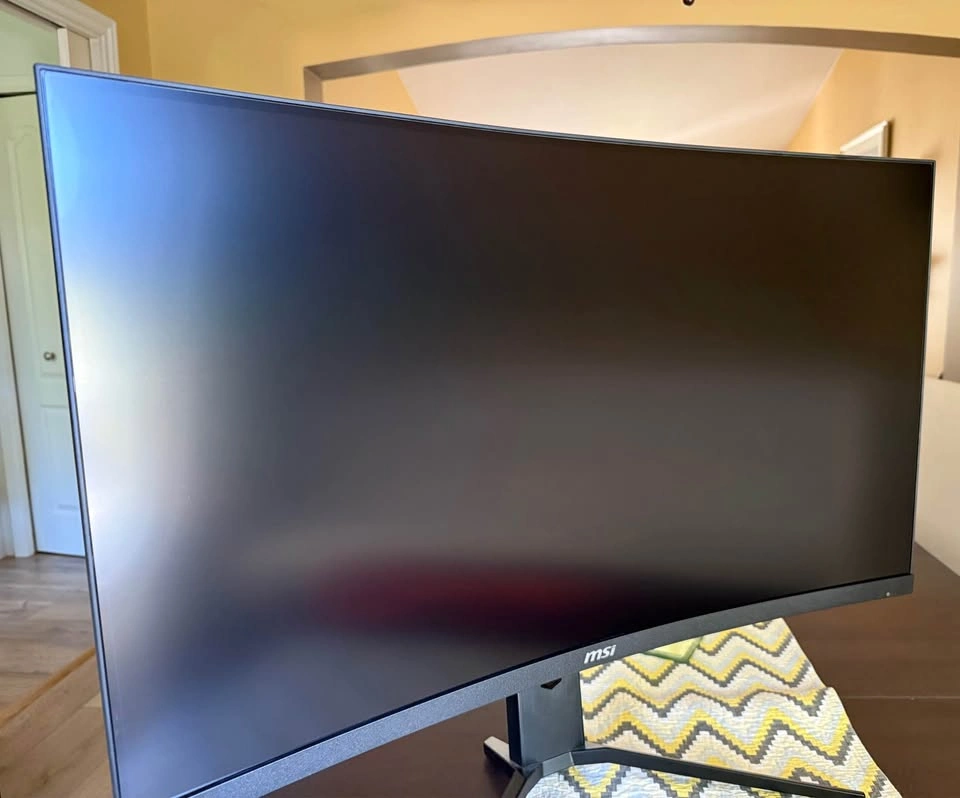 MSI MAG322CQR – 32” Curved 1440p Gaming Monitor (165Hz) - photo 3
