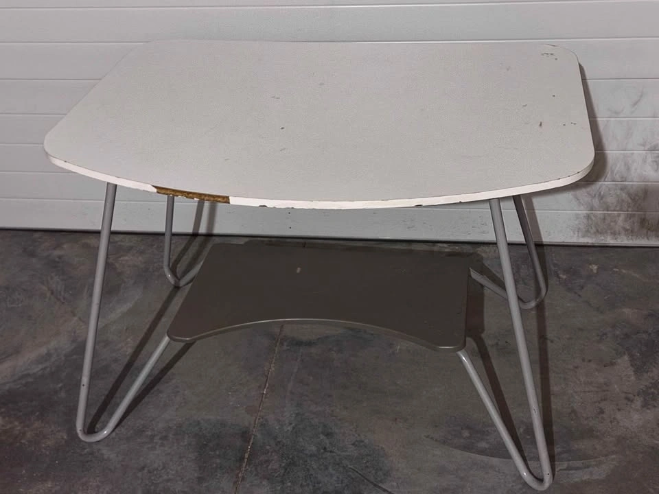 White table - photo 2