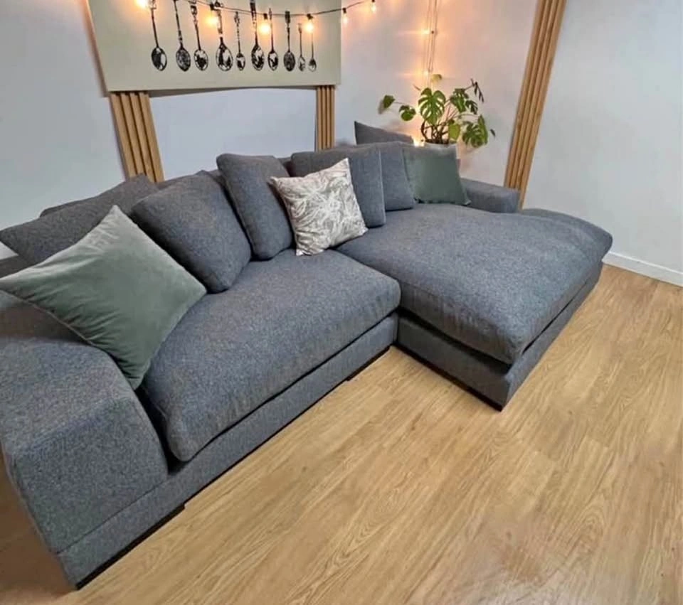 BNIB Moes Plunge Sectional