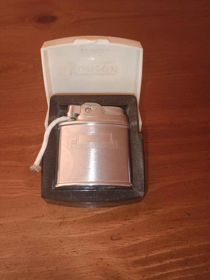 Vintage 1950s Ronson Sport Lighter w/Original Box - photo 2