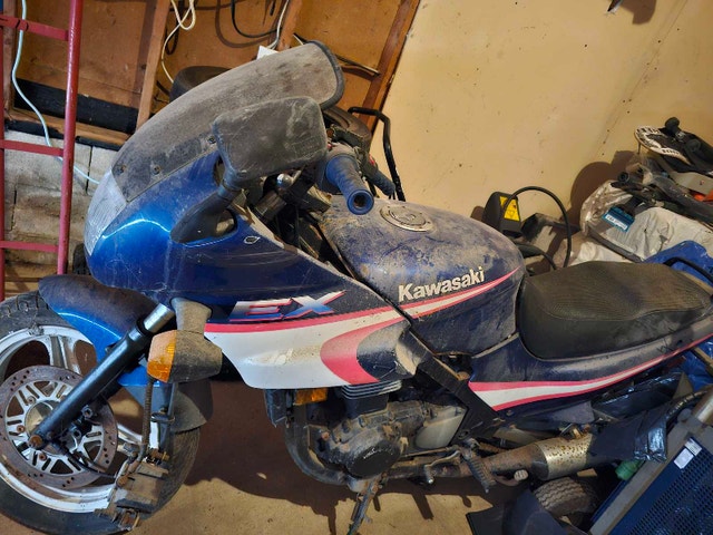 Kawasaki EX 550 - photo 2