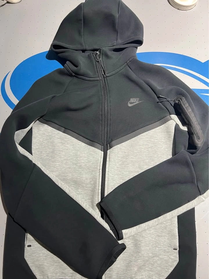 Nike Tech Fleece Hoodie - photo 3