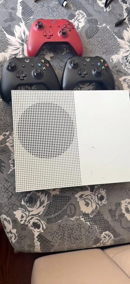 Xbox One S Console and Controllers