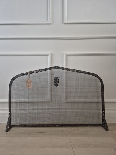 Arts & Crafts Style Hand-Hammered Iron Spark Screen - photo 2