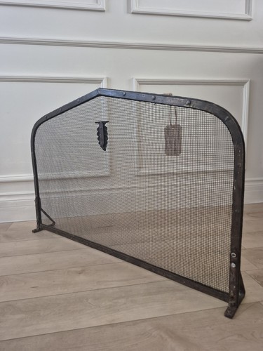 Arts & Crafts Style Hand-Hammered Iron Spark Screen - photo 3