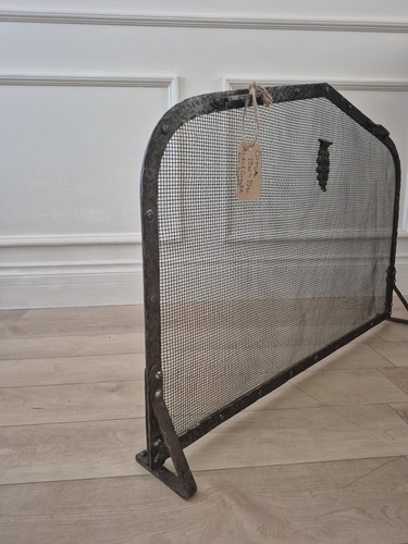 Arts & Crafts Style Hand-Hammered Iron Spark Screen - photo 5