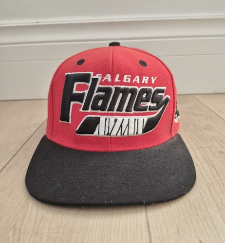Calgary Flames CCM ProLid Snapback Cap Red Black Script