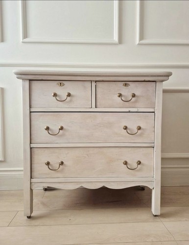 Early 20th Century Gustavian Style Maple Chest of Drawers - photo 2