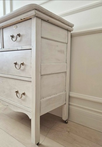 Early 20th Century Gustavian Style Maple Chest of Drawers - photo 5