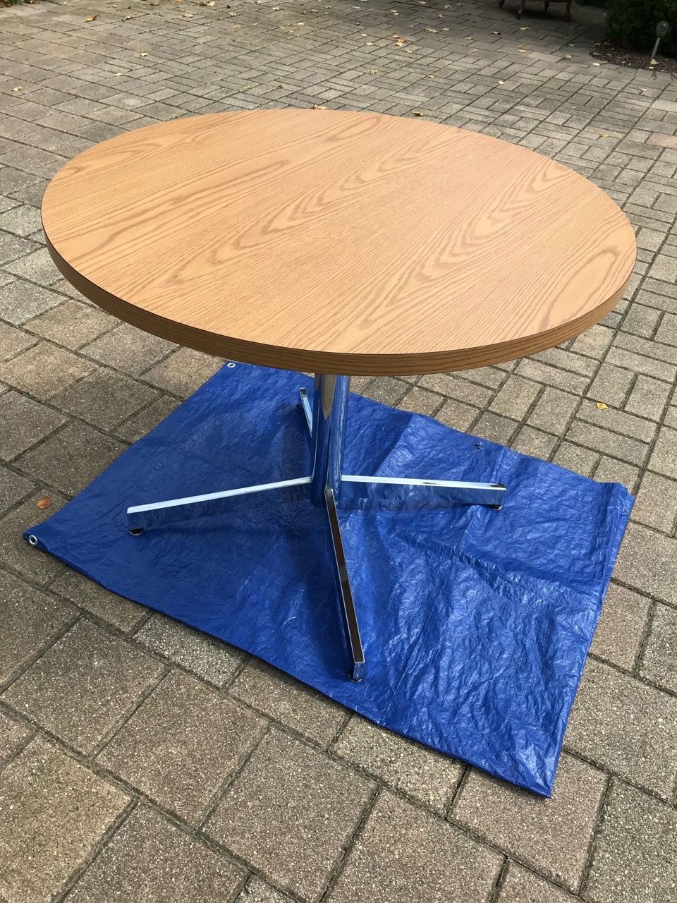 36” ROUND PEDESTAL MULTI-PURPOSE TABLE - photo 2