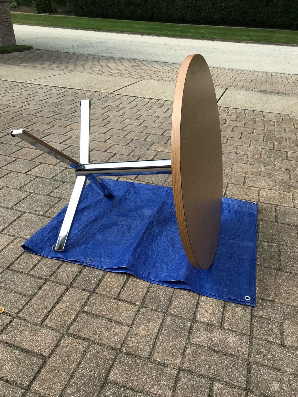 36” ROUND PEDESTAL MULTI-PURPOSE TABLE - photo 3