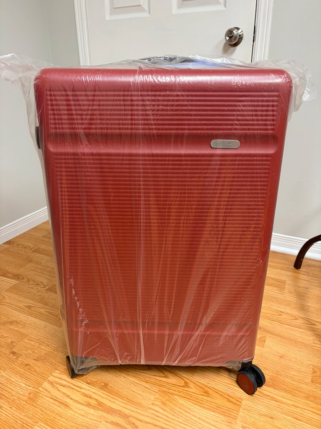 Zitahli Red Luggage Set 20” 24” 28” - Brand New - photo 4