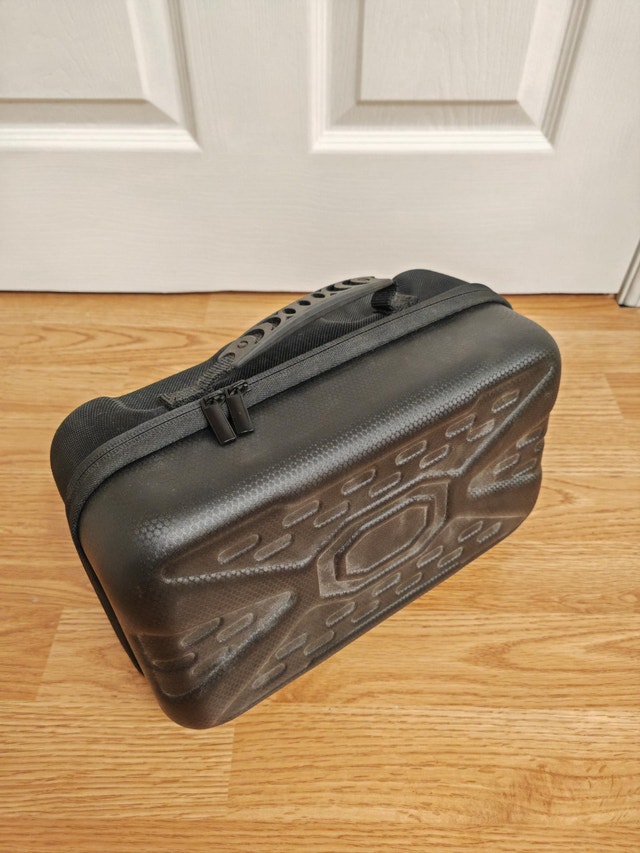 Xbox Series S Hard Carrying Case - Holds Console & 2 Controllers - photo 2