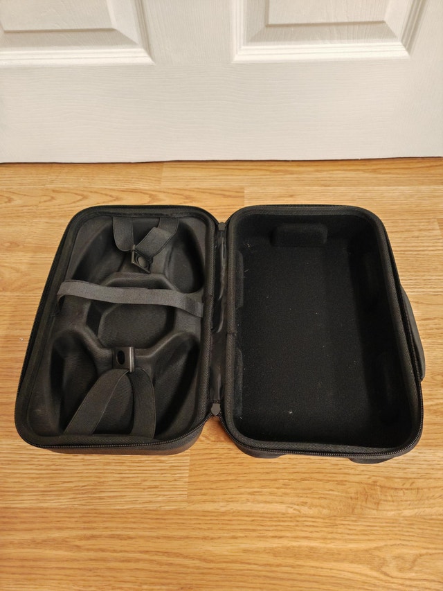 Xbox Series S Hard Carrying Case - Holds Console & 2 Controllers - photo 4